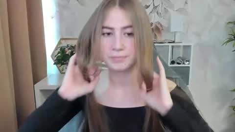 Megan online show from December 13, 2024, 12:39 pm