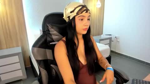 M E G A R A  online show from November 4, 2025, 2:10 am