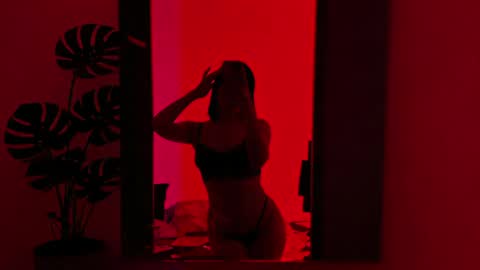 Snapshot of meggan_foxxy chatting on June 7, 2026, 1:32 am meggan_foxxy online show from June 7, 2026, 1:32 am