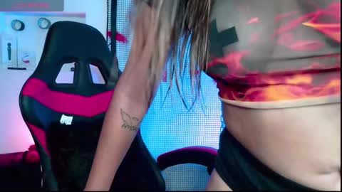 Snapshot of meggan_greey chatting on January 3, 2025, 8:32 pm Your best slave  online show from January 3, 2025, 8:32 pm