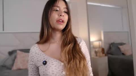 Meggui online show from April 5, 2026, 12:35 pm