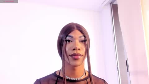 Snapshot of meghanallen_ chatting on May 28, 2026, 8:39 pm meghanallen_ online show from May 28, 2026, 8:39 pm