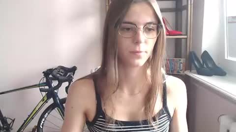 Megi online show from July 4, 2026, 6:41 am