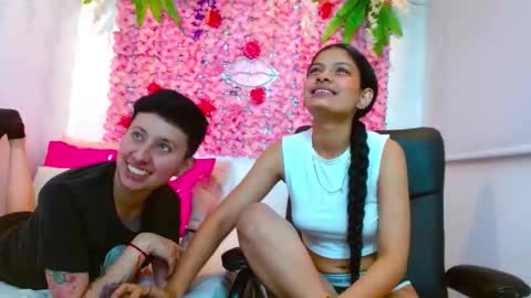 Snapshot of mei_and_gaby chatting on October 7, 2025, 5:37 am mei and gaby online show from October 7, 2025, 5:37 am