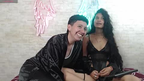 Snapshot of mei_and_gaby chatting on October 10, 2025, 11:26 pm mei and gaby online show from October 10, 2025, 11:26 pm