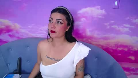  Mel  online show from November 14, 2025, 12:48 pm