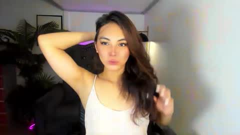 Snapshot of meiluxe chatting on May 9, 2026, 11:37 am meiluxe online show from May 9, 2026, 11:37 am