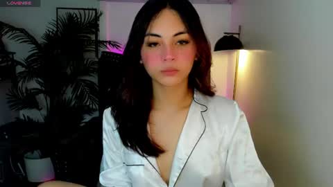 Snapshot of meiluxe chatting on June 16, 2026, 10:07 am meiluxe online show from June 16, 2026, 10:07 am
