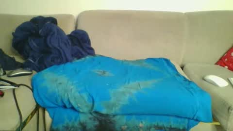 pretty online show from December 18, 2025, 5:46 am