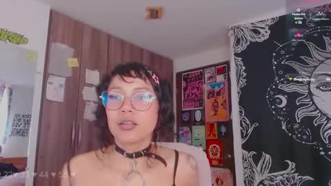 Melissa  -  -  Please help me to reach 100 thumbs up online show from October 30, 2025, 5:35 pm