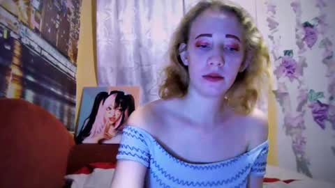 Snapshot of mel_mellie chatting on December 5, 2024, 11:27 am Mel Mellie online show from December 5, 2024, 11:27 am