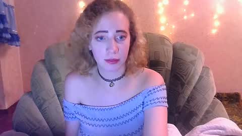 Snapshot of mel_mellie chatting on January 17, 2025, 9:17 pm Mel Mellie online show from January 17, 2025, 9:17 pm