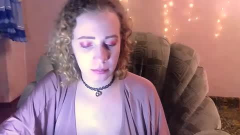 Snapshot of mel_mellie chatting on February 3, 2025, 1:19 am Mel Mellie online show from February 3, 2025, 1:19 am