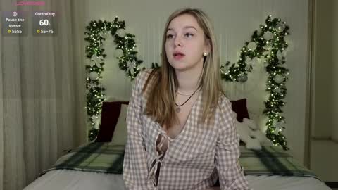 Snapshot of mel_nelson chatting on December 22, 2024, 12:27 pm Mel online show from December 22, 2024, 12:27 pm