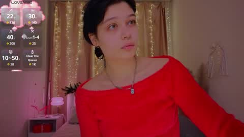 Snapshot of melan1e_ chatting on December 25, 2024, 10:37 pm mel online show from December 25, 2024, 10:37 pm