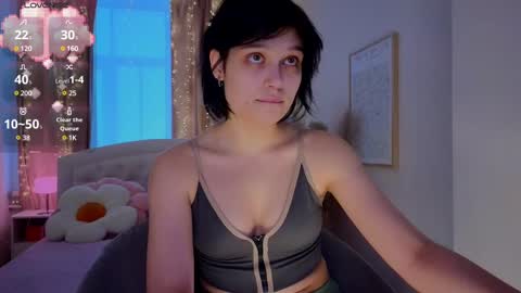 Snapshot of melan1e_ chatting on February 14, 2025, 7:49 am mel online show from February 14, 2025, 7:49 am
