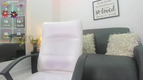 melan_owen online show from December 19, 2024, 10:56 am