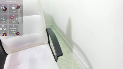 melan_owen online show from December 23, 2024, 10:53 am