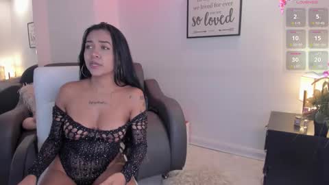 melan_owen online show from November 14, 2025, 11:42 am