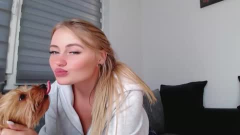 Melania online show from September 19, 2025, 11:33 am