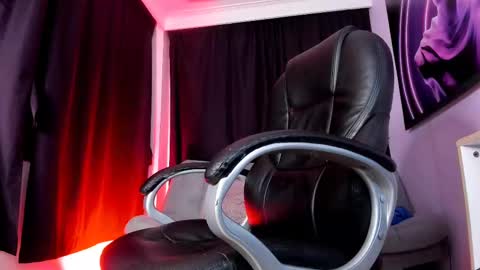 melani greyy online show from February 13, 2025, 11:15 pm