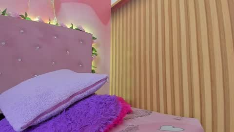 melanie__evans online show from April 25, 2026, 1:41 pm