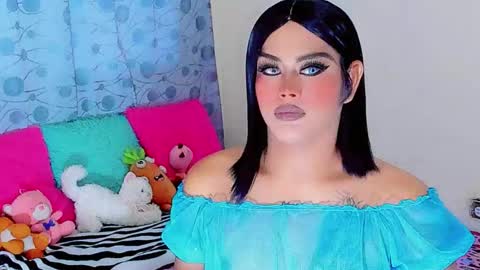 melanie_dolls online show from November 18, 2025, 1:59 pm