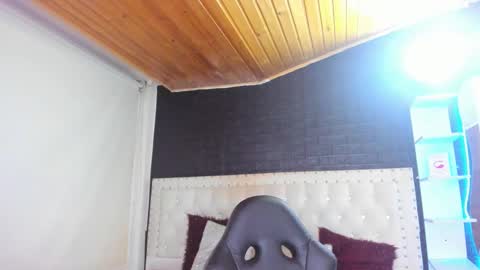 Melanie  online show from February 25, 2025, 7:20 am