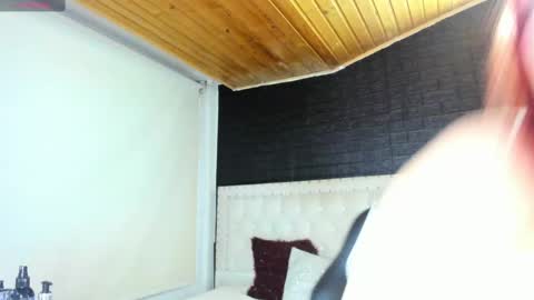 Melanie  online show from March 4, 2025, 4:06 am