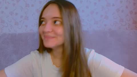 MelanieAlves online show from September 21, 2025, 4:14 am