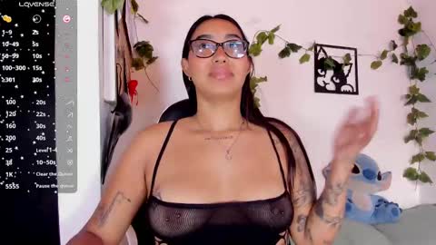 Melanie online show from November 6, 2025, 4:52 pm