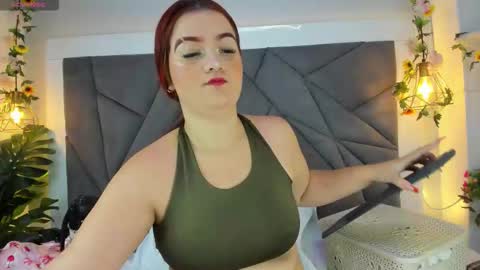 Melanie online show from December 17, 2025, 11:38 am