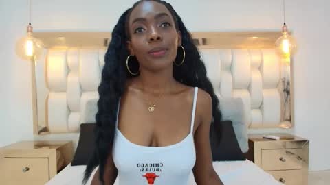 Snapshot of melaniepatton chatting on September 16, 2025, 12:39 pm Melanie online show from September 16, 2025, 12:39 pm