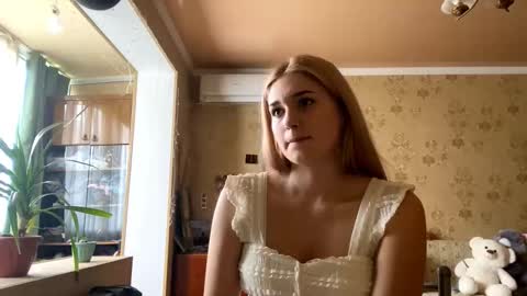 Snapshot of melaniepavan chatting on November 20, 2025, 7:08 am Marry online show from November 20, 2025, 7:08 am