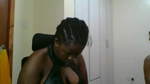 Snapshot of melanin_juicey8 chatting on April 16, 2026, 10:12 pm melanin_juicey8 online show from April 16, 2026, 10:12 pm