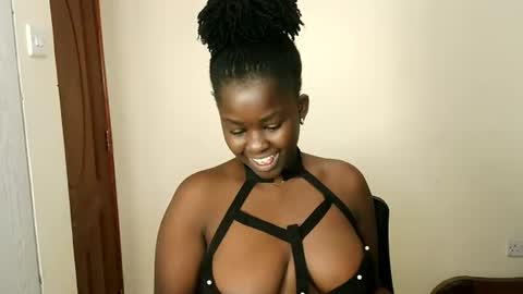 Snapshot of melanin_juicey8 chatting on July 6, 2026, 5:04 pm melanin_juicey8 online show from July 6, 2026, 5:04 pm