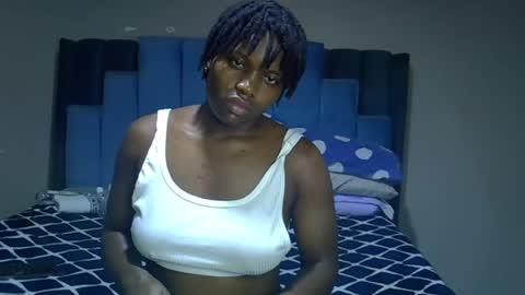 Snapshot of melanin_moon chatting on July 11, 2026, 11:24 am Moon online show from July 11, 2026, 11:24 am