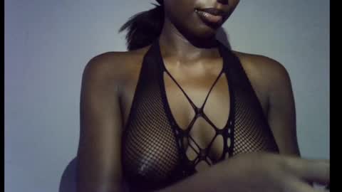 Snapshot of melanine_floral chatting on February 11, 2025, 5:29 pm Praiz online show from February 11, 2025, 5:29 pm