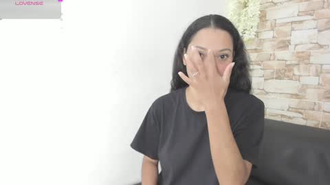 melannie roses online show from January 30, 2025, 11:01 am