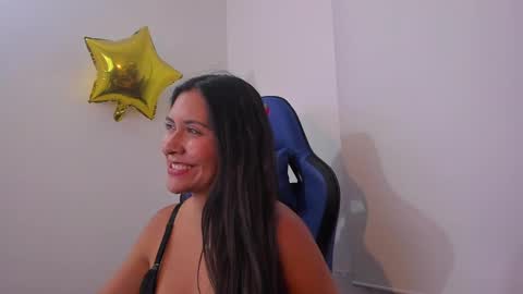 Snapshot of melany_arizaaa chatting on February 8, 2025, 4:03 am melany_arizaaa online show from February 8, 2025, 4:03 am