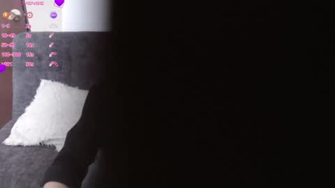 melany online show from March 8, 2025, 5:43 pm