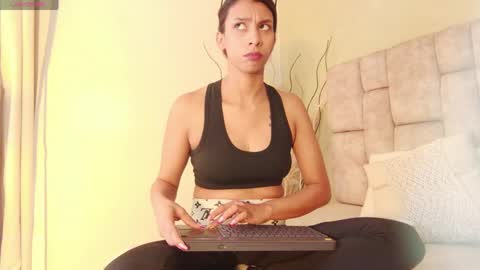 Snapshot of melanystone_ chatting on April 27, 2026, 2:59 pm Melany online show from April 27, 2026, 2:59 pm