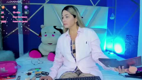 Melany  online show from March 3, 2025, 12:37 pm