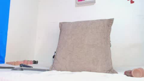 melanny online show from May 16, 2026, 3:36 am