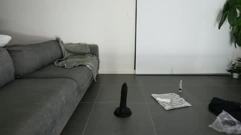 melcax online show from February 15, 2025, 11:39 am