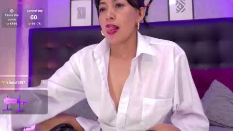 Snapshot of meleekxxx chatting on October 23, 2025, 8:40 pm MeleekXXX online show from October 23, 2025, 8:40 pm