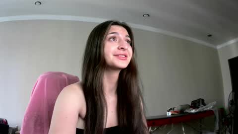 Snapshot of melena_caramel chatting on June 7, 2026, 1:10 am melena_caramel online show from June 7, 2026, 1:10 am