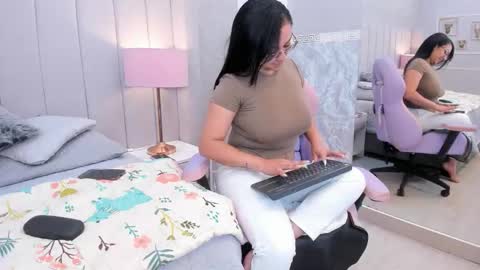 Snapshot of melie_me chatting on March 3, 2026, 11:38 am MELIE online show from March 3, 2026, 11:38 am