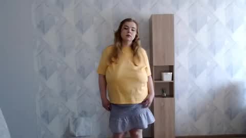 Snapshot of melina_beauty chatting on May 4, 2026, 7:26 am Melina online show from May 4, 2026, 7:26 am
