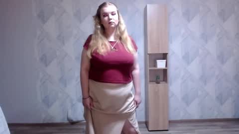 Snapshot of melina_beauty chatting on May 21, 2026, 8:38 pm Melina online show from May 21, 2026, 8:38 pm